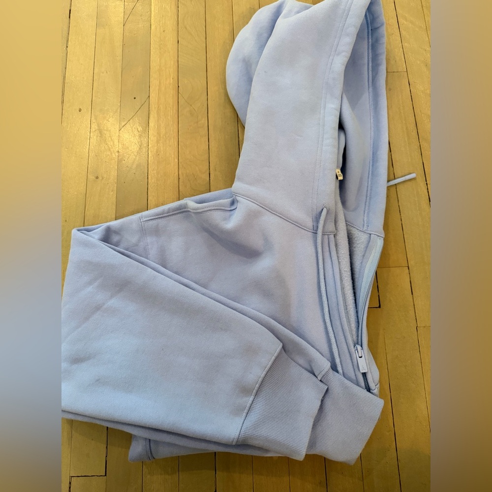 Aritzia cozy sweatfleece boyfriend boxy zip hoodie. - Picture 2 of 2